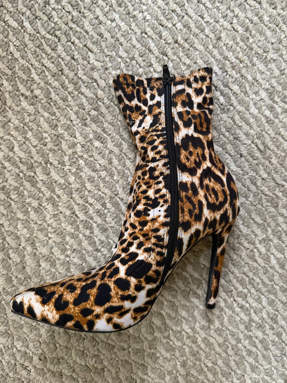 Leopard/ Cheetah Print Stiletto Booties - Picture 2 of 9